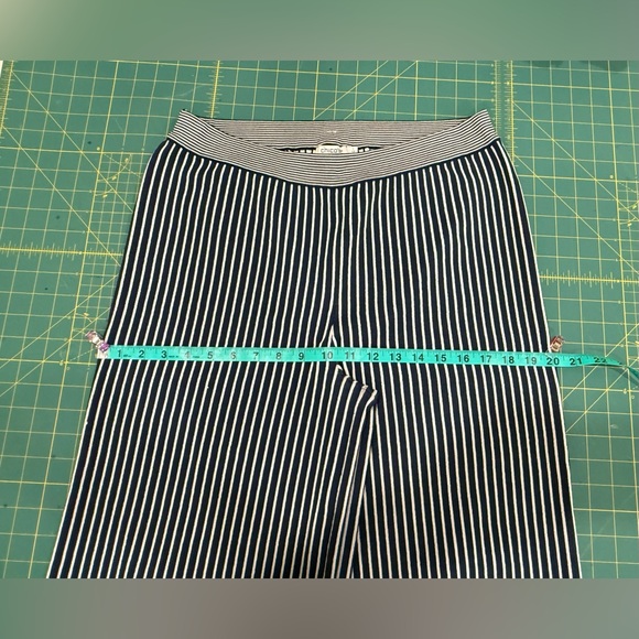 CHICOS Two-Piece Knit Set - Picture 12 of 15